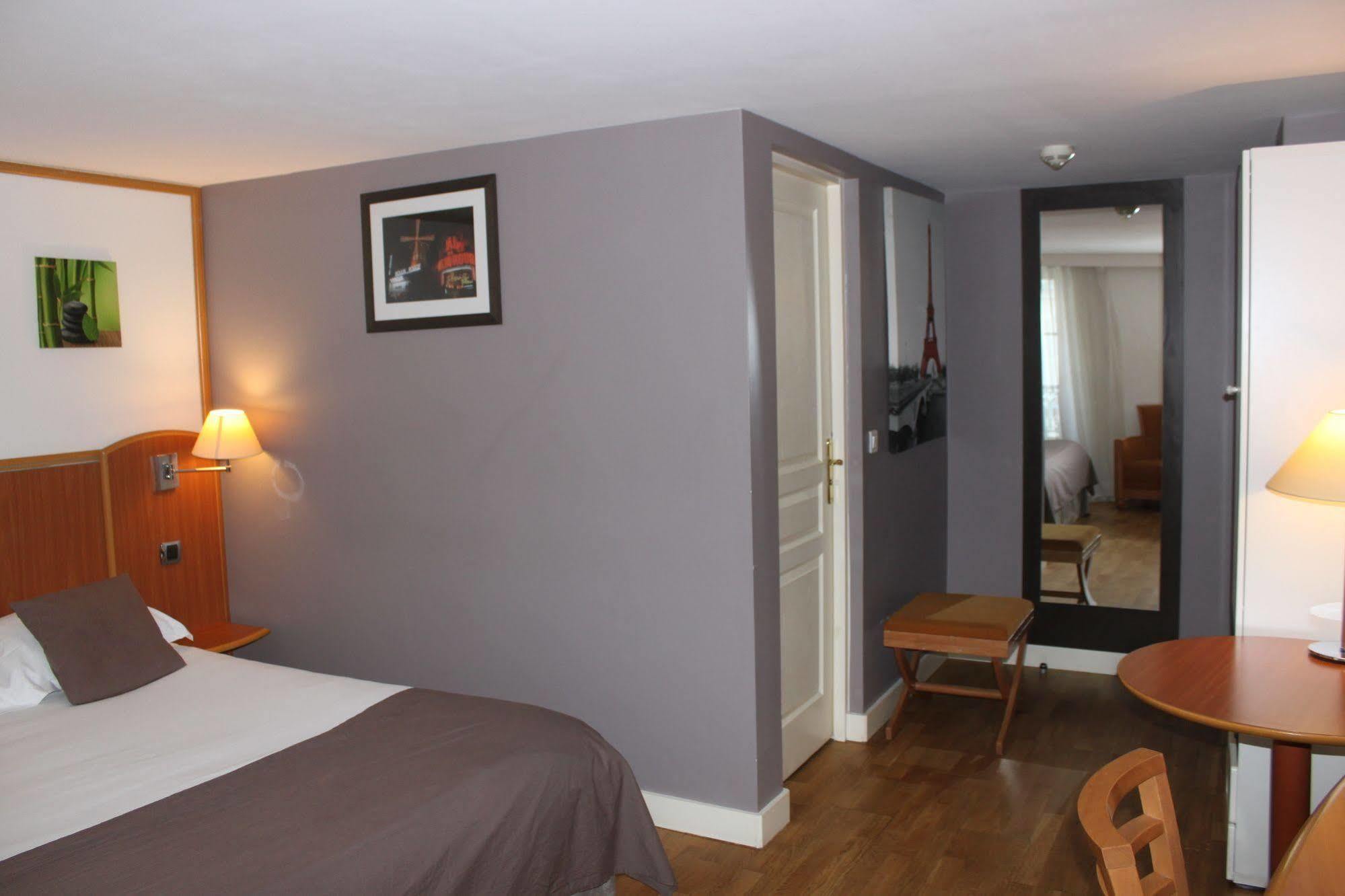 Hotel Metropolitain Parigi Esterno foto
